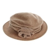 Palarie maro din lana cu floare