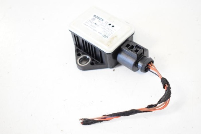 Senzor de accelerație AUDI A5 8T3 2009 OEM: 8K0907637C,0265005738 3857390