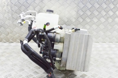 Alt modul de control TESLA MODEL 3 2021 OEM: 1506859-00-D,2068767-00-C,1549902-00-C,1625001-00-A,1523001-00-D,1523003-00-B,1523002-00-B 20699358 foto