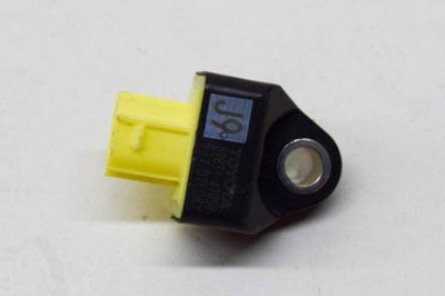 Senzor de impact st&amp;acirc;nga spate TOYOTA PRIUS _W5_ 2017 OEM: 89831-47050 11843843 foto
