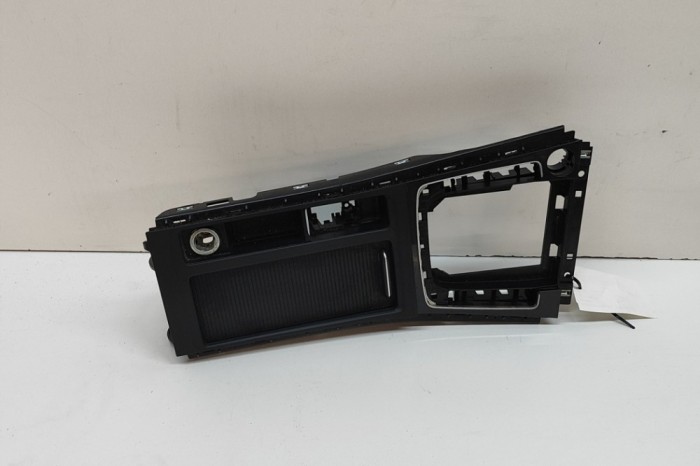 Ornament consola centrală VW GOLF VII 5G1, BQ1, BE1, BE2 2017 OEM: 5G1863245F,5G1864263AS 31029240