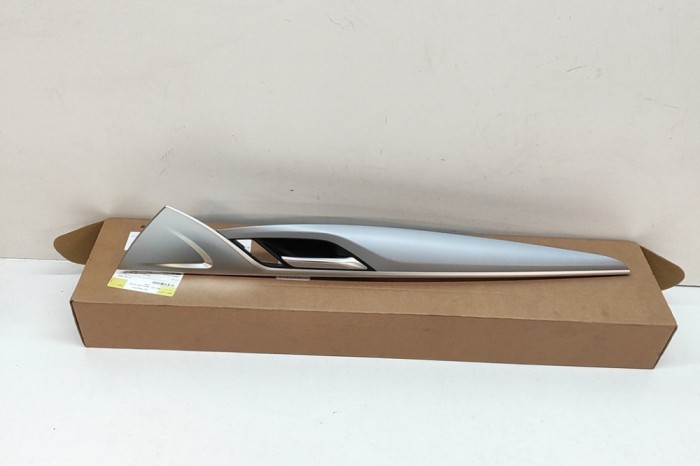 Ornament panou ușă dreapta față BMW 5 G30 2016 OEM: 7488594,51417488594 30485103