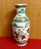 VAZA DIN PORTELAN CHINEZESC- DECORATA MANUAL H20cm