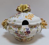 Supiera portelan cu decor trandafiri Capodimonte