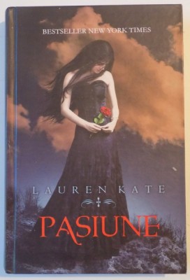 PASIUNE de LAUREN KATE , 2011 foto