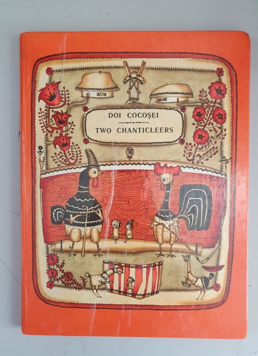 Doi cocosei - Two chanticleers