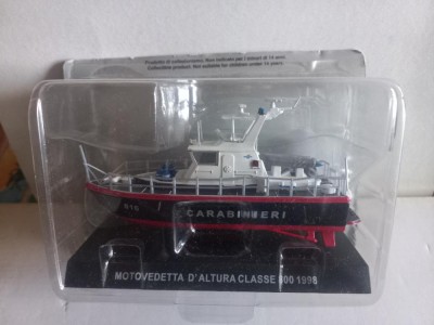 Macheta Motovedetta D&amp;#039;altura Classe 800 - 1998 CARABINIERI scara 1:43 foto