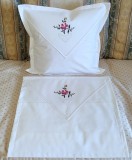 Set 2 Fete de pernuta, Vintage din bumbac cu broderie aplicata, manuala in cruciulite