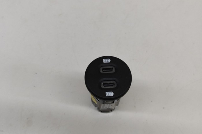 USB PORSCHE CAYENNE Coupe 9YB 2019 OEM: 9Y0035252A | 30059007