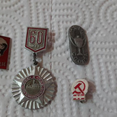 Lot de 4 insigne sovietice