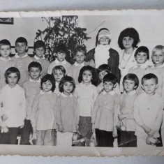 Fotografie veche 31 dec 1974, Festivitate An Nou la gradinita, Baia Mare