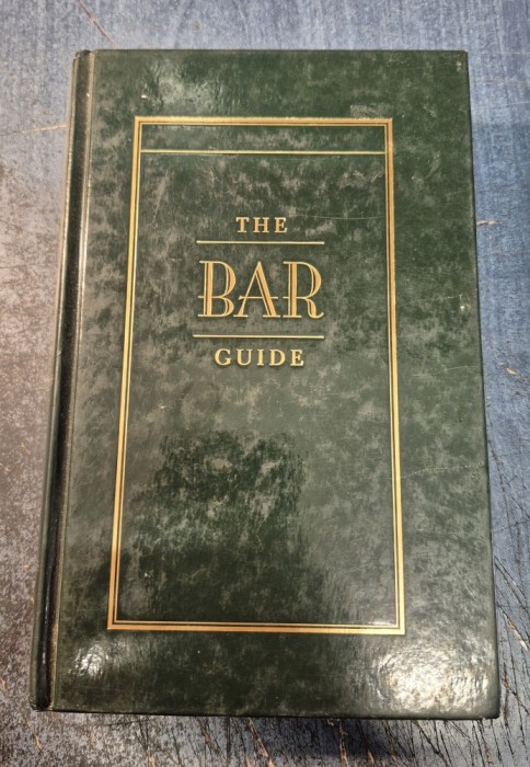 The bar guide Ken Fin