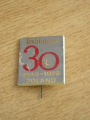 QW9 N3 68 - insigna - inscriptia TEXTILIMPEX - Polonia - 1979 foto