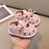 Sandalute roz cu piuitoare si model decupat (Marime Disponibila: Marimea 20)