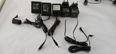 ALIMENTATOR 3,6, 4,5V , TOTAL LOT 5 BUCATI , TOATE FUNCTIONEAZA . foto