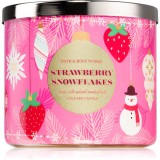 Bath &amp; Body Works Strawberry Snowflakes lum&acirc;nare parfumată 411 g