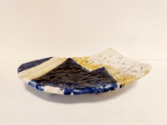 Platou ceramic centerpiece design modern abstract, forma neobisnuita, 30x21cm