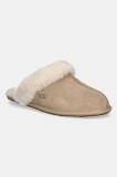 UGG papuci din piele intoarsa Scuffette II culoarea bej, 1106872-SAN