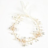 Bentita de par cu flori si perle albe