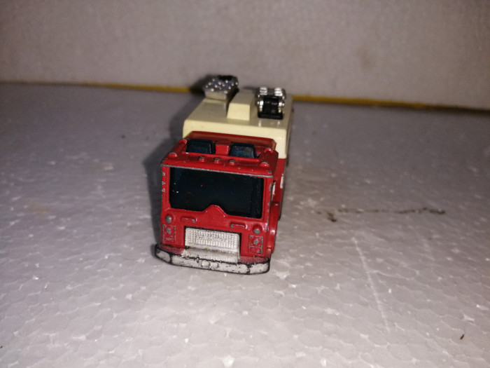 bnk jc Matchbox MB 229 Mack Auxiliary Power Truck 1991 - 1/84