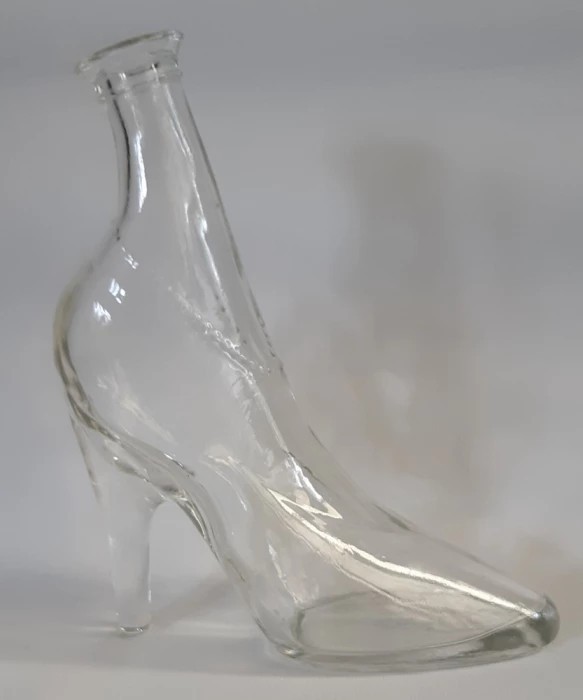 STICLA VINTAGE DE COLECȚIE, FORMA PANTOF DAMA (KEFLA 350 ML)