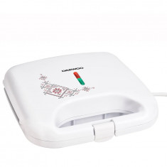 Sandwich maker Daewoo DSM25TR, 800 W, design traditional, placi neaderente, termostat, CoolTouch, Alb