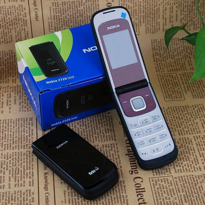 Telefon Nokia 2720 fold reconditionat