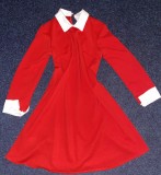 Rochie roșie elegantă cu detalii albe