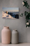 Tablou Canvas, "Oaia singuratică &icirc;n zori alpine", Oaie, Zăpadă, Munte, Apus, Cer, Brazi, Peisaj, Liniște., 39 x 26 cm, CMCLASS