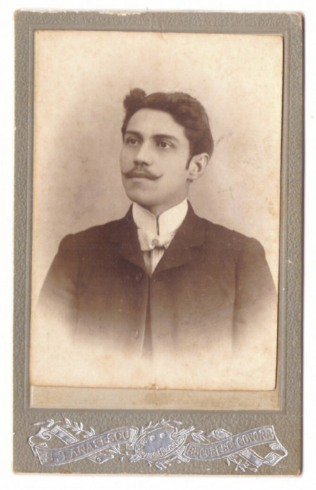 84 - BUCURESTI-GOVORA, Man - old CDV Photo ( 10,5/6,5 cm )