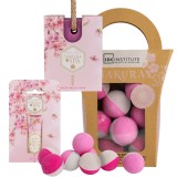 Cumpara ieftin Pachet ingrijire corporala (sapun, bile solubile baie, balsam de buze) Sakura Spa, Accentra