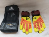Manusi fotbal/portar marca ADIDAS Predator Training,pentru copii,marime 4.5,nou, XS