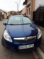 vand autoturism opel corsa foto