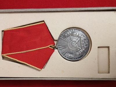 MEDALIE RSR ,MEDALIA MUNCII foto