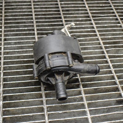 Pompa de apa auxiliara TESLA MODEL X 2018 OEM: 1054529-00-F 10647548 foto