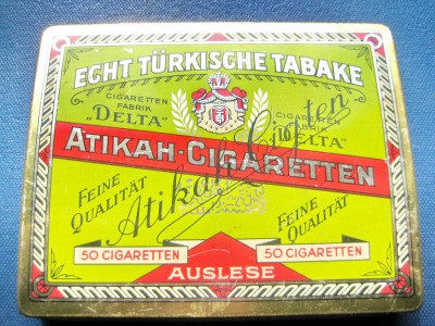 C48-I-ANTIKAH CIGARETTEN-Atikoh Lighter-Caseta veche metal lito aurita. foto