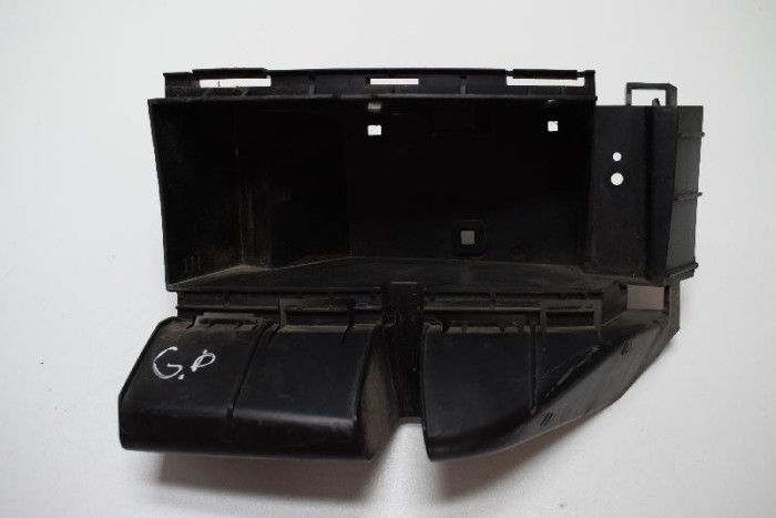 Suport bara de protecție dreapta spate VOLVO XC90 I 2006 OEM: 30698138 3216882