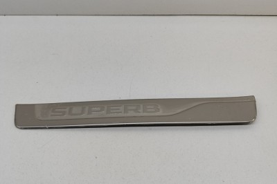 Ornament prag dreapta spate SKODA SUPERB III Estate 3V5 2020 OEM: 3V0853558P 25978159 foto