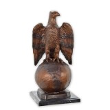 Vultur pe glob-statueta din bronz cu un soclu din marmura TBA-24