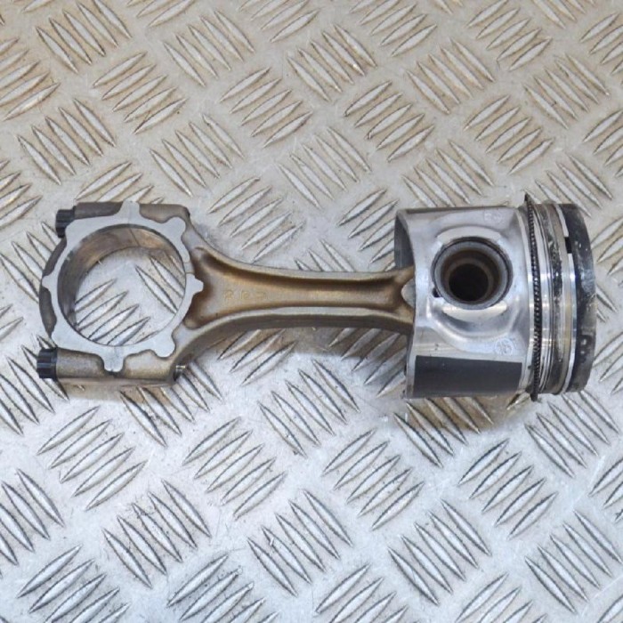 Piston TOYOTA AURIS _E15_ 2009 OEM: 13201-4908513101-0R031 3935809