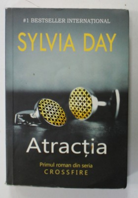 ATRACTIA de SYLVIA DAY , 2013 foto