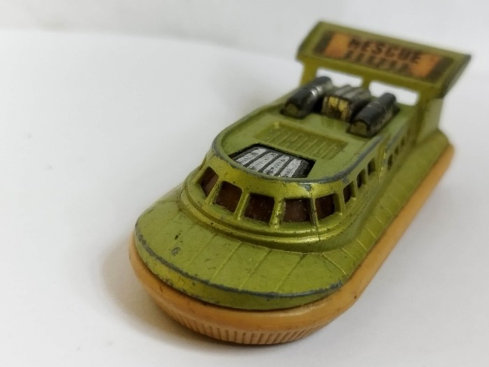 bnk jc Matchbox 72c Hovercraft