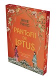 Pantofii de lotus, Litera
