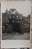 Tineri in gradina botanica din Cluj, 1937// foto tip CP