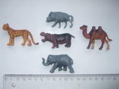 LOT DE 5 FIGURINE DE COLECTIE CU ANIMALE SALBATICE foto