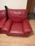 V&acirc;nd Canapea din piele 3 locuri + fotoliu din piele &ndash; roșu/bordo 1.500