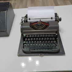 Masina de scris vintage Underwood Universal 1942