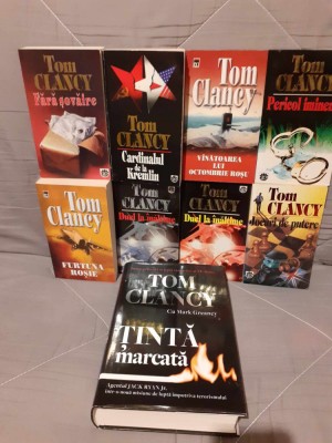 VANATOAREA LUI OCTOMBRIE ROSU/FARA SOVAIRE/CARDINALUL DE LA KREMLIN-TOM CLANCY foto