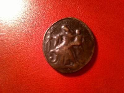 Medalion religios inceput de sec. XIX , fara toarta , h= 2,3 cm , bronz foto