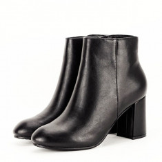 Botine negre cu toc mediu Simina 116